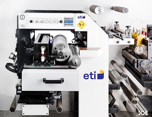 Pellicut die-cutting station for precise label die cutting